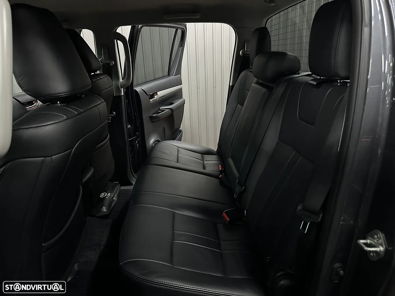 Toyota Hilux 2.4 D-4D 2WD CD Tracker - 19