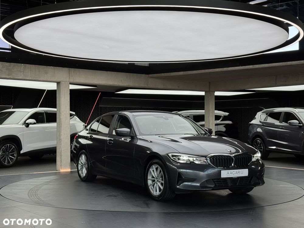 BMW Seria 3 318i - 8