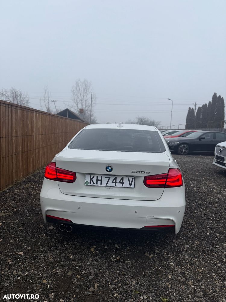 BMW Seria 3 330e iPerformance M Sport - 8