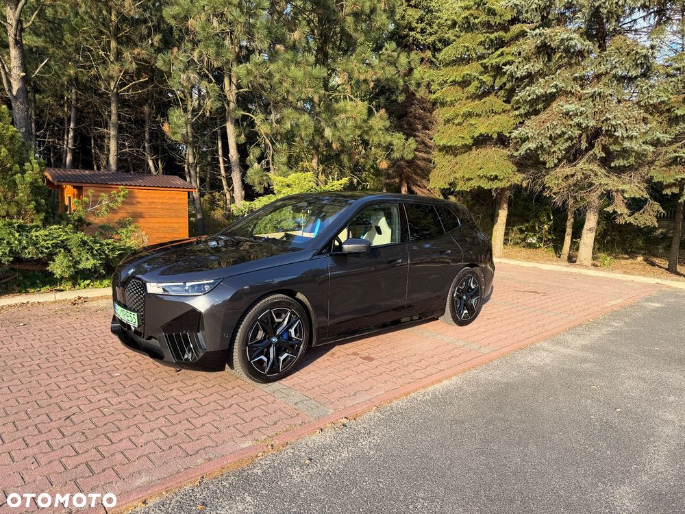 BMW iX - 14