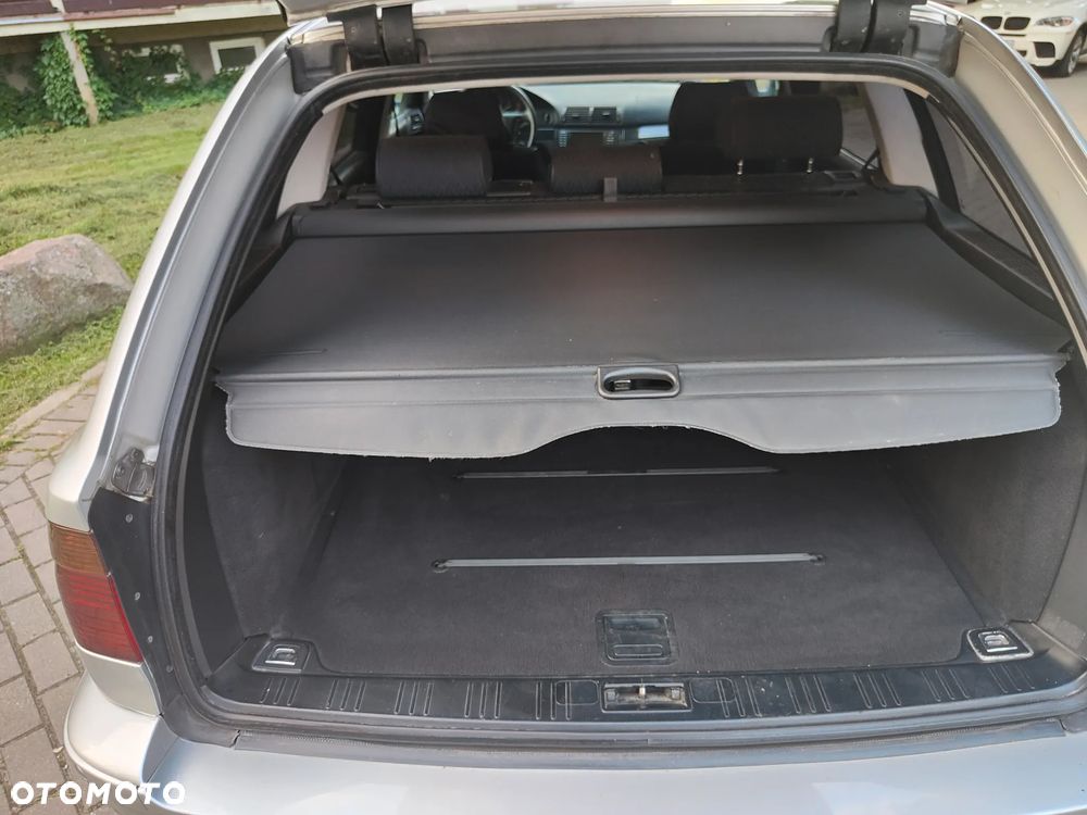 BMW Seria 5 525d Touring - 2