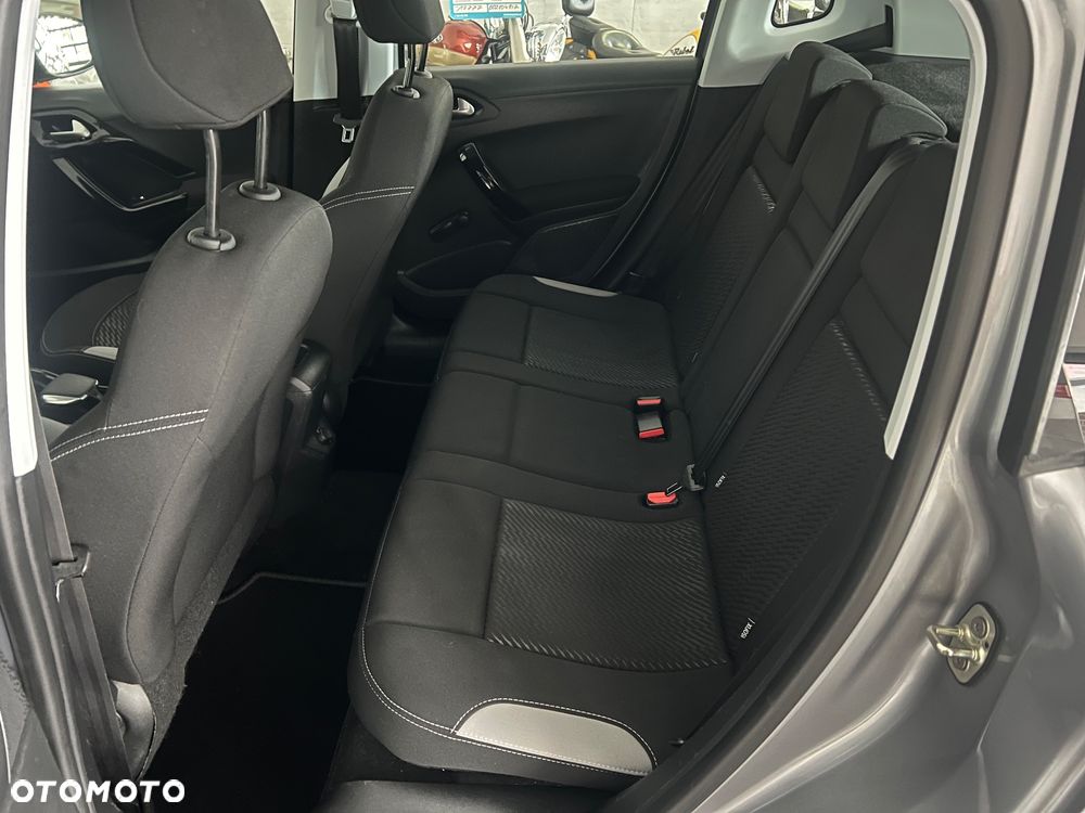 Peugeot 2008 PureTech 82 Allure - 17