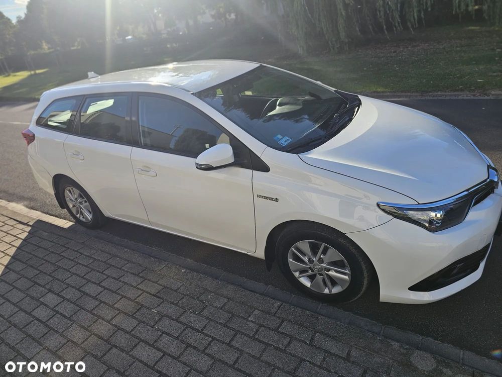 Toyota Auris Hybrid 135 Active - 4