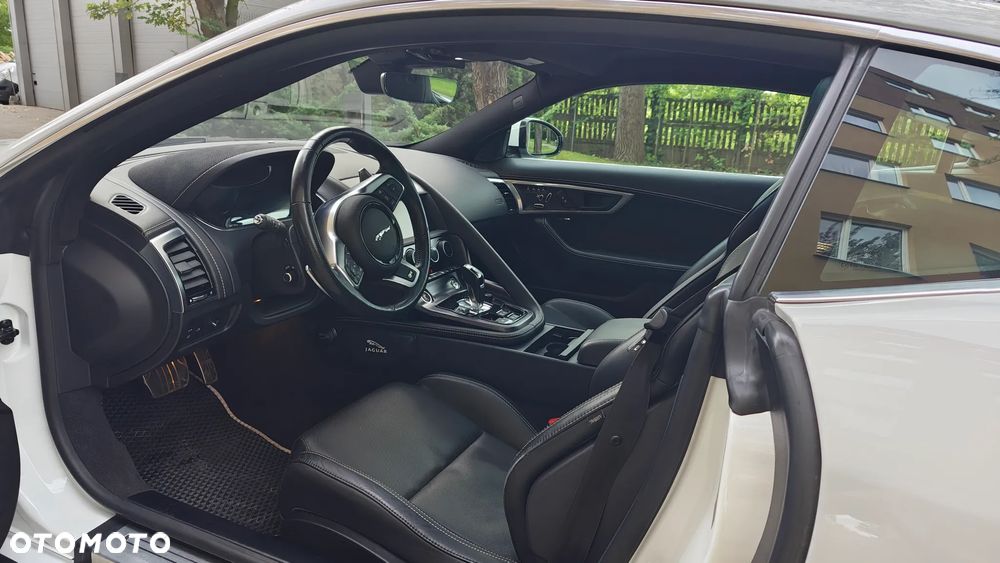 Jaguar F-Type P575 AWD R - 17