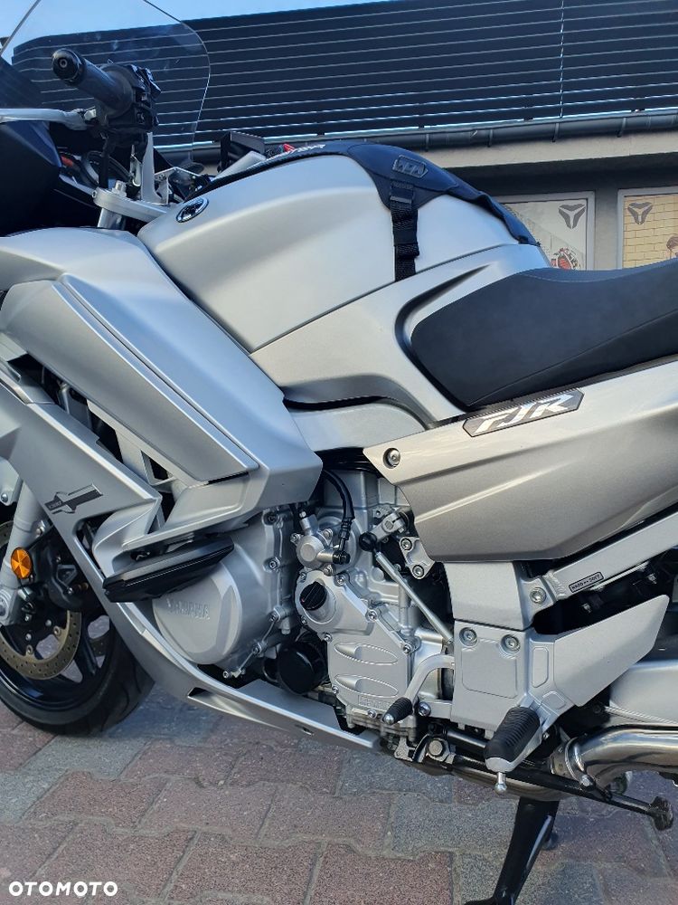 Yamaha FJR - 9