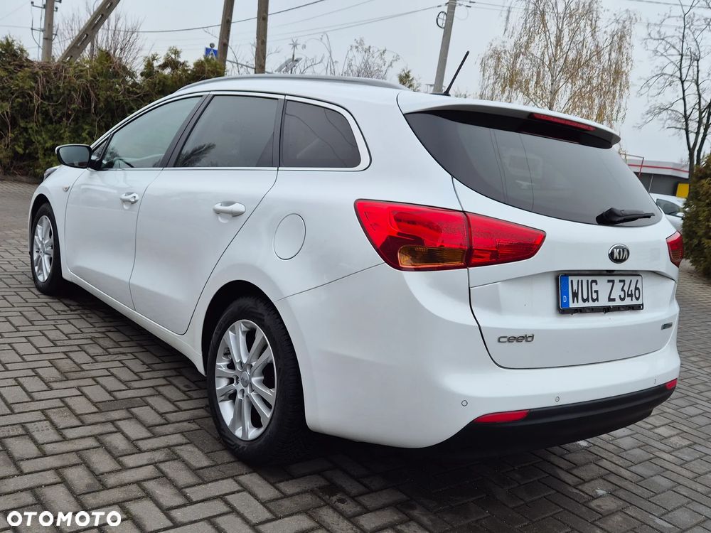 Kia Ceed 1.6 CRDi 128 Platinum Edition - 10