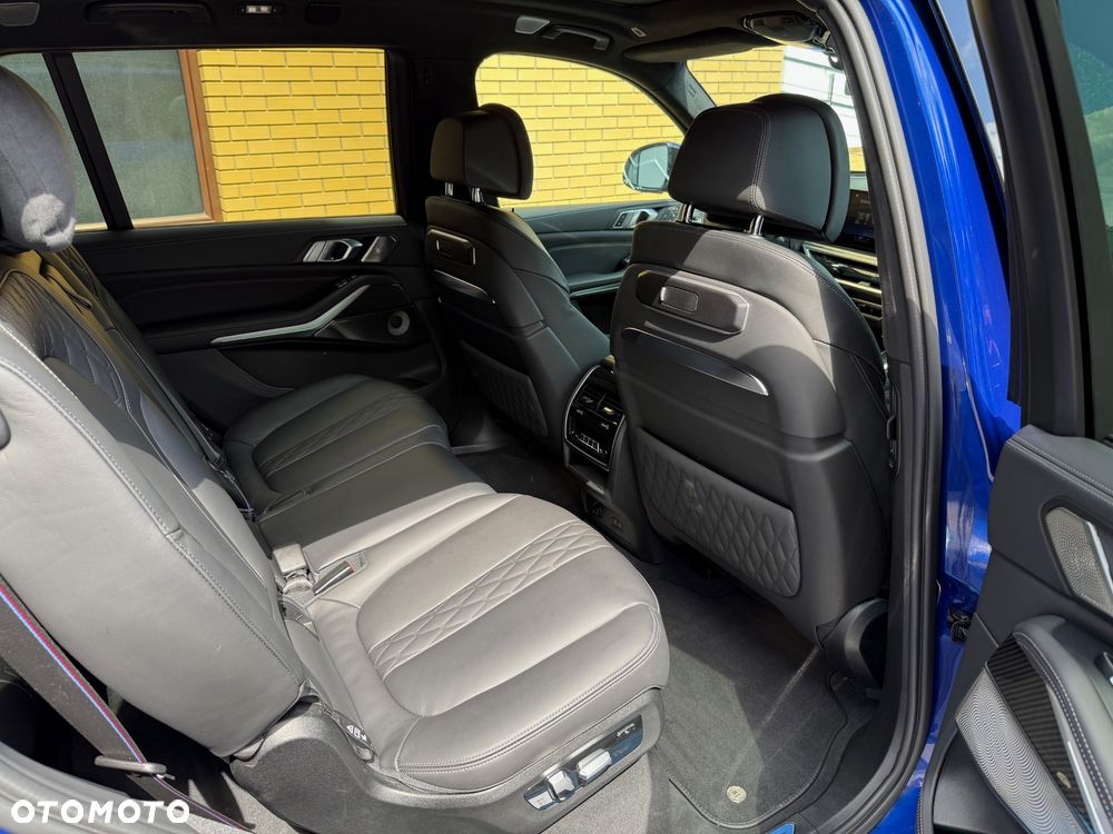 BMW X7 M50i sport - 25