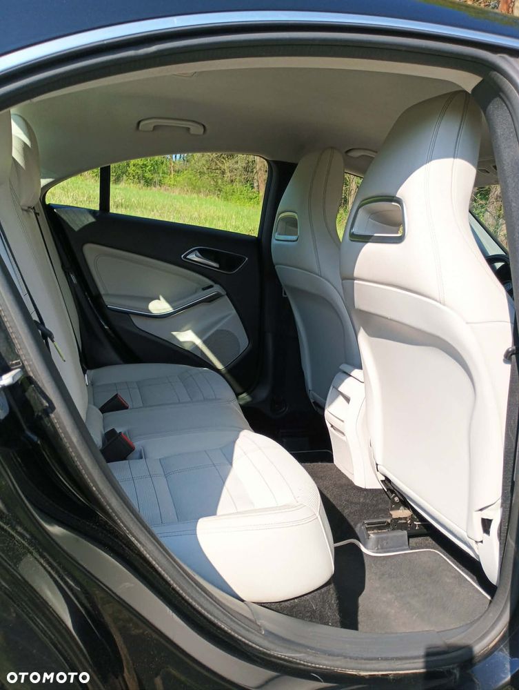 Mercedes-Benz CLA - 4