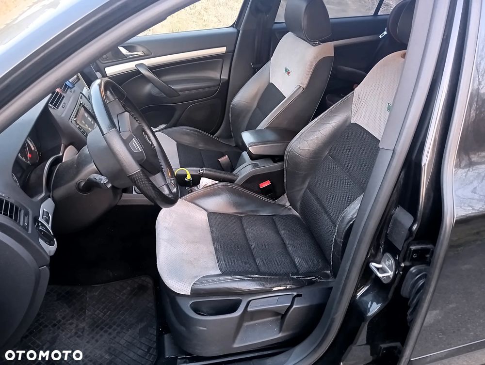 Skoda Octavia 2.0 TSI RS - 14