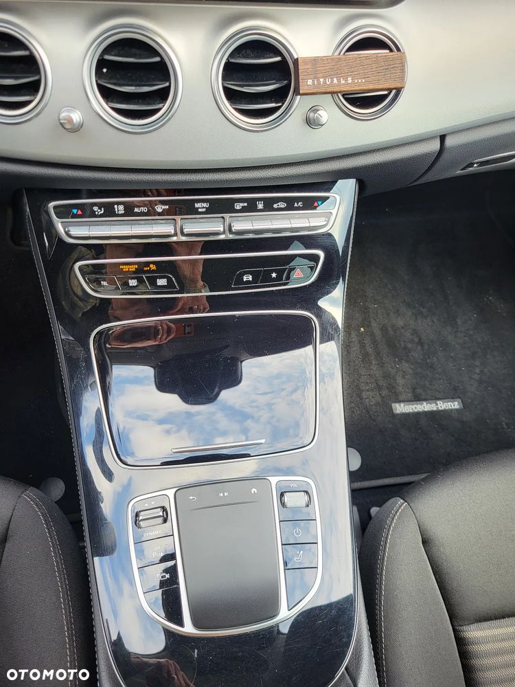 Mercedes-Benz Klasa E 300 de 4Matic 9G-TRONIC Exclusive - 16