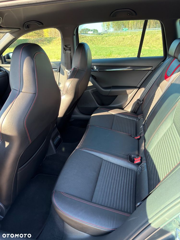 Skoda Octavia 2.0 TDI DSG RS - 12