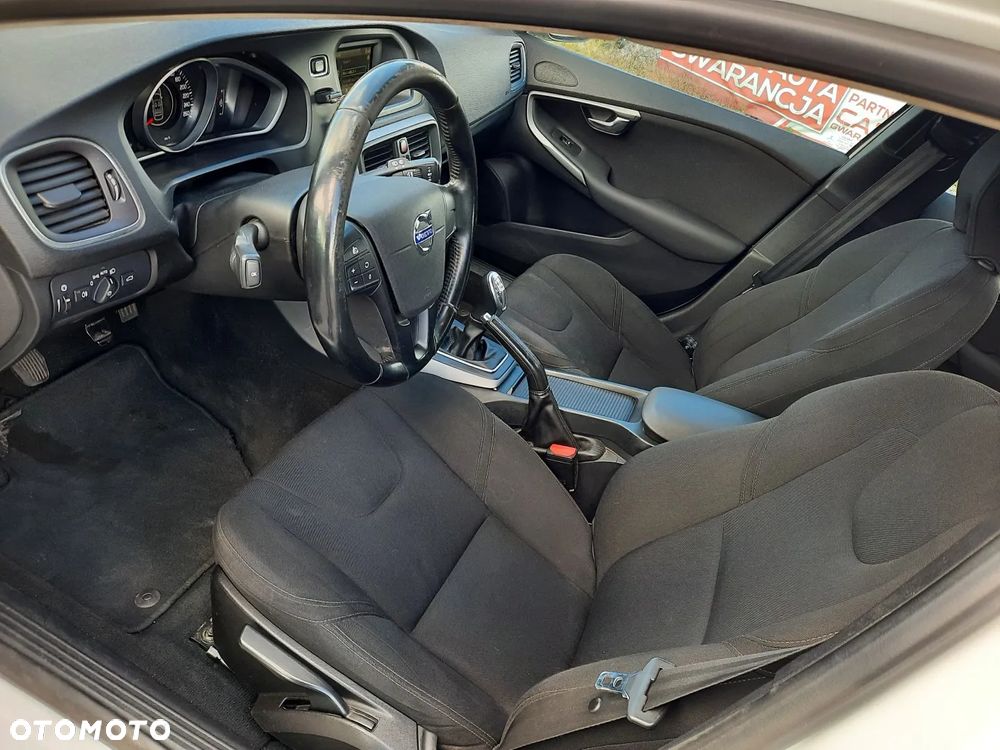 Volvo V40 D3 Momentum - 16