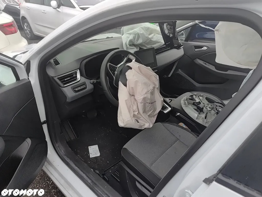 Renault Clio - 10