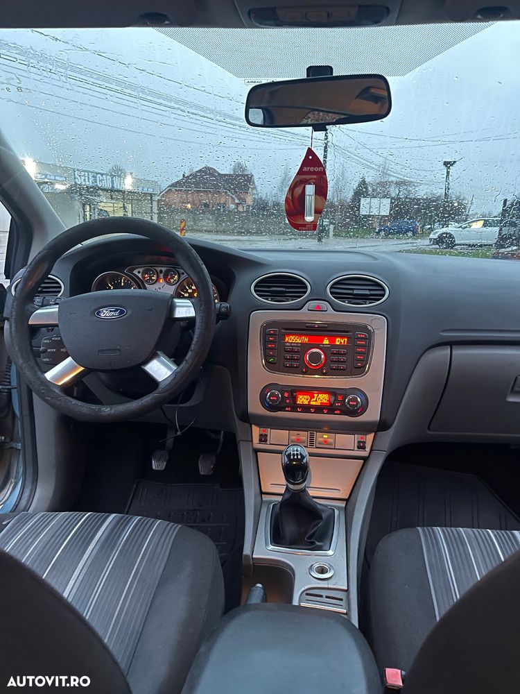 Ford Focus Turnier 1.6 TDCi DPF SYNC Edition - 22