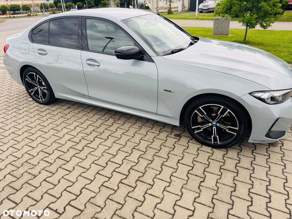 BMW Seria 3 320e PHEV M Sport - 12