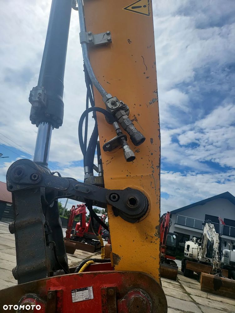 Liebherr R926 Compact - 11
