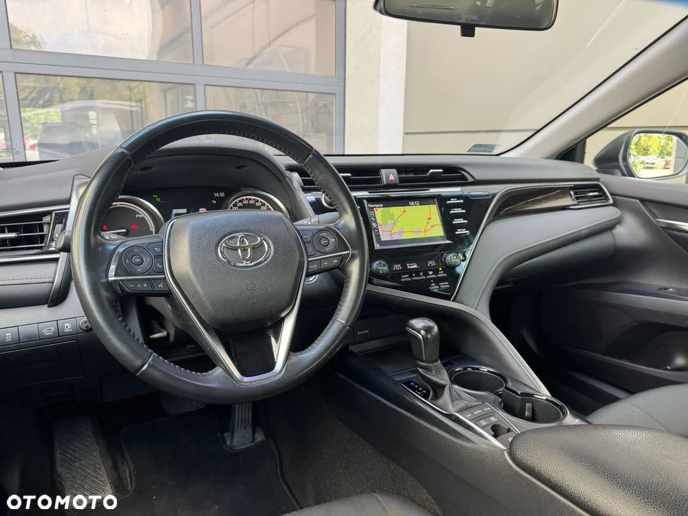 Toyota Camry 2.5 Hybrid Comfort CVT - 6