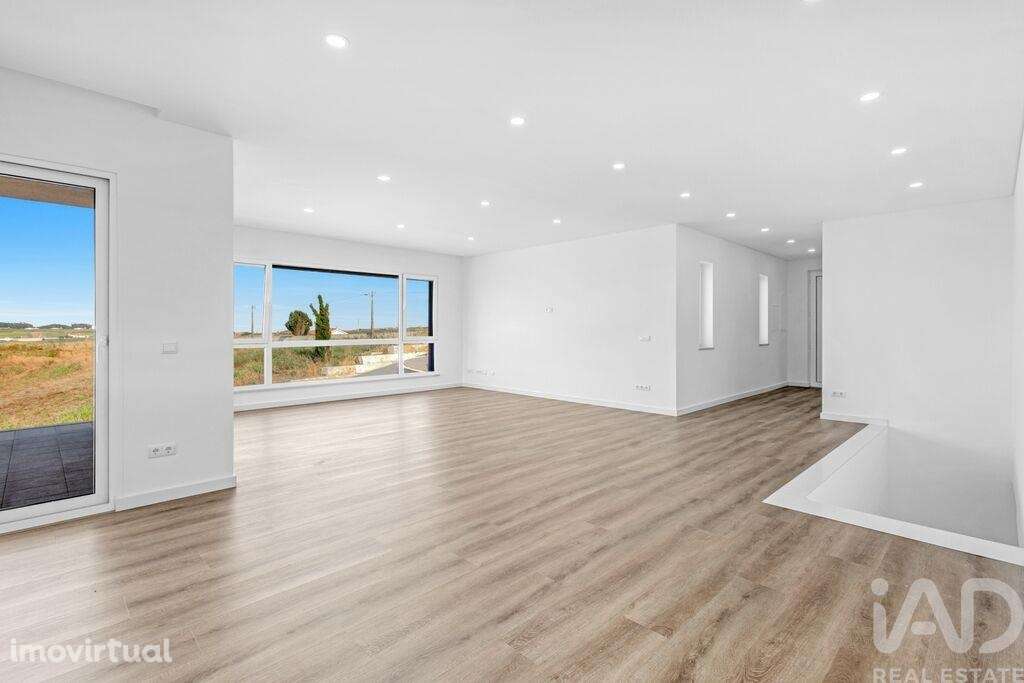 Casa / Villa T3 em Lourinhã e Atalaia de 353,00 m2 - Grande imagem: 3/29