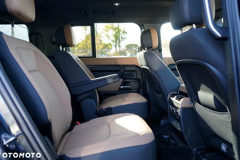Land Rover Defender 3.0 D350 mHEV X-Dynamic HSE - 33