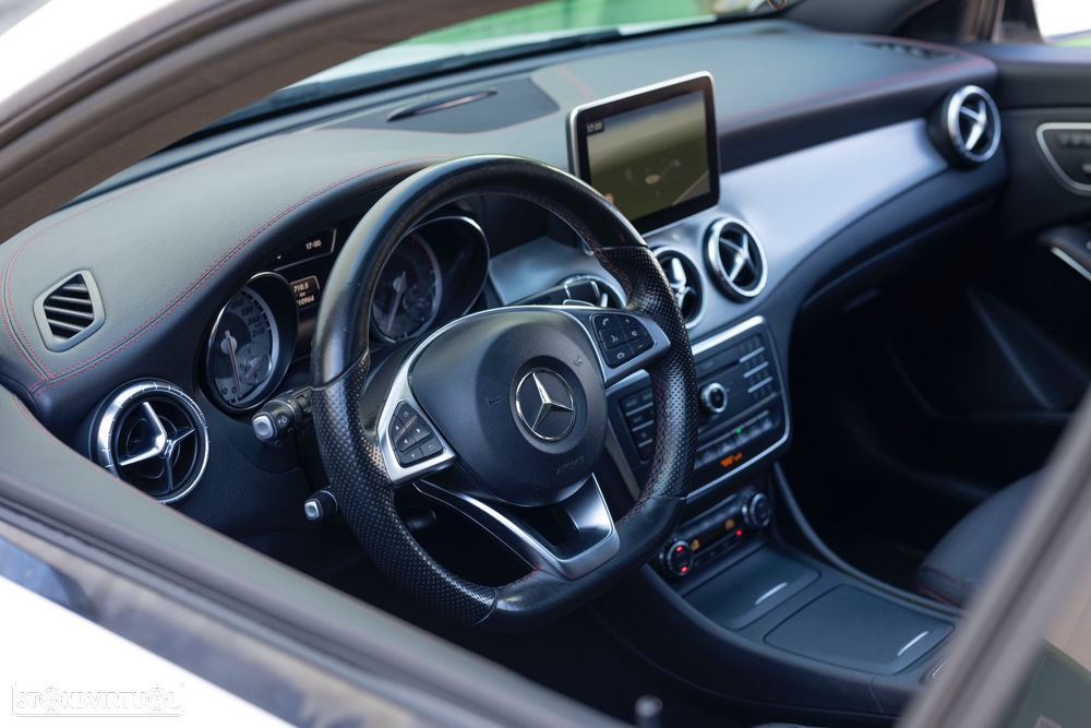 Mercedes-Benz CLA 220 d 7G-DCT AMG Line - 10