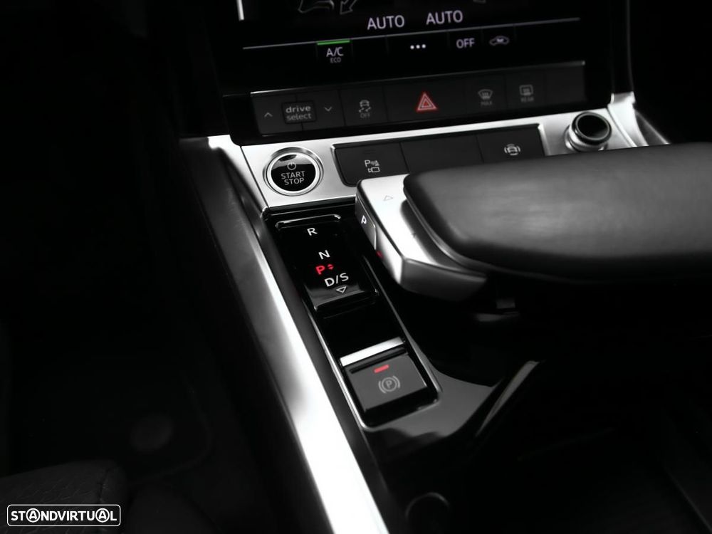 Audi e-tron 55 quattro S line - 29