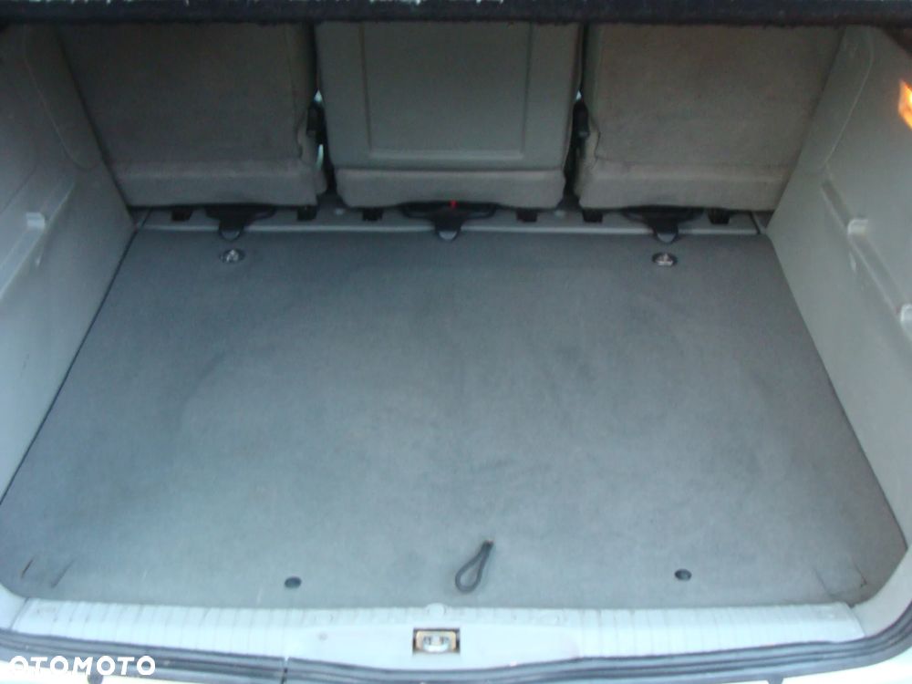 Renault Scenic 1.6 16V Privilege - 11