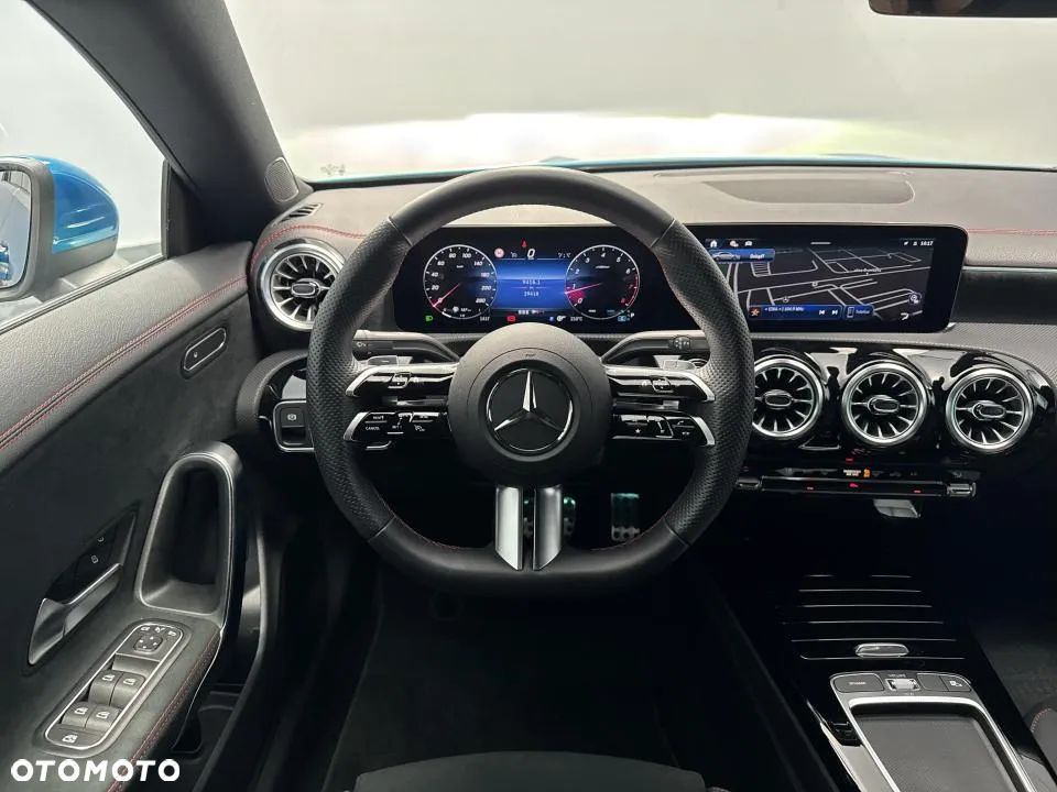 Mercedes-Benz CLA 180 AMG Line 7G-DCT - 22