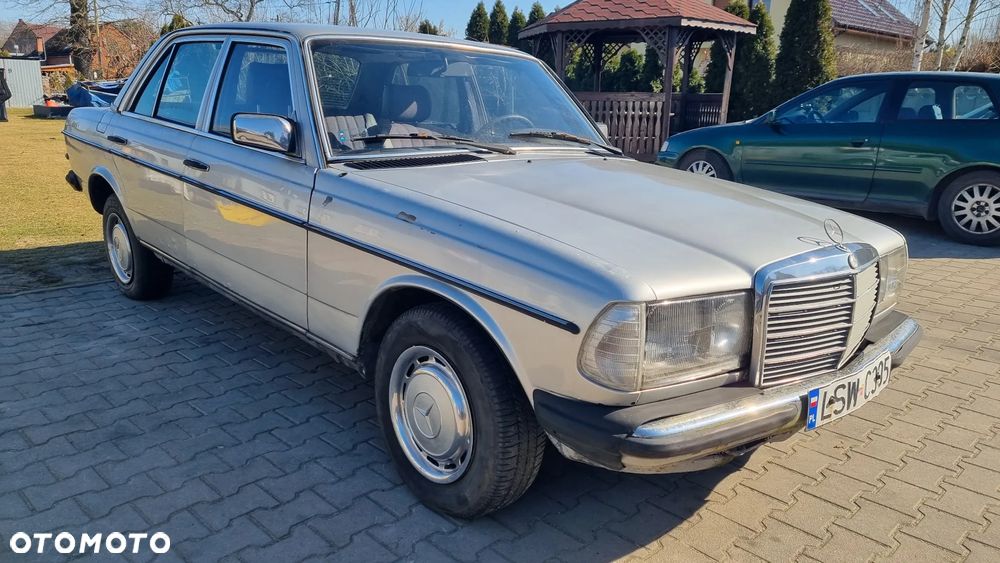 Mercedes-Benz W123 - 2