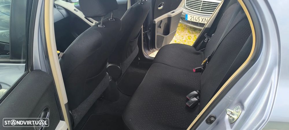 Toyota Yaris 1.0 VVT-i ACtive+AC - 5