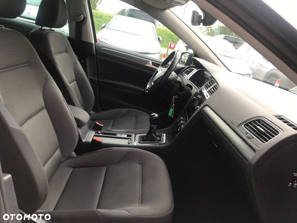 Volkswagen Golf 1.6 TDI BMT Comfortline - 19