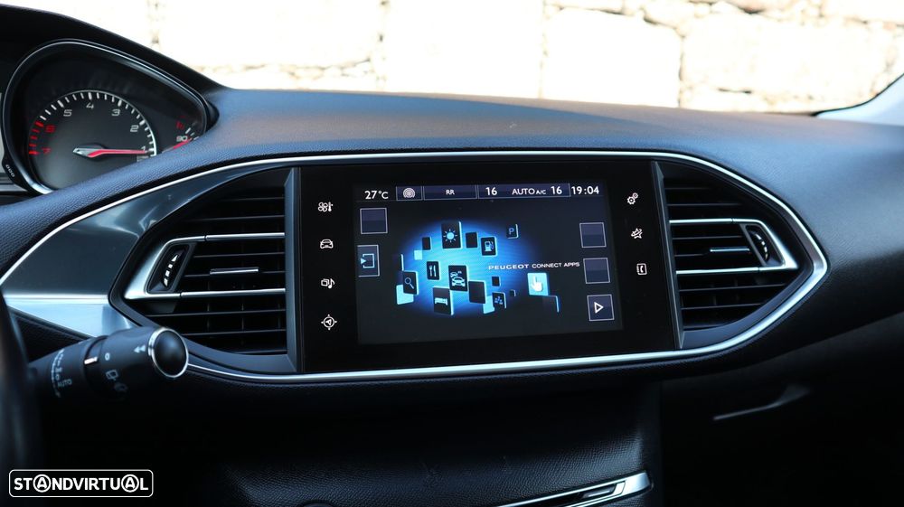 Peugeot 308 1.2 PureTech Allure EAT6 - 29