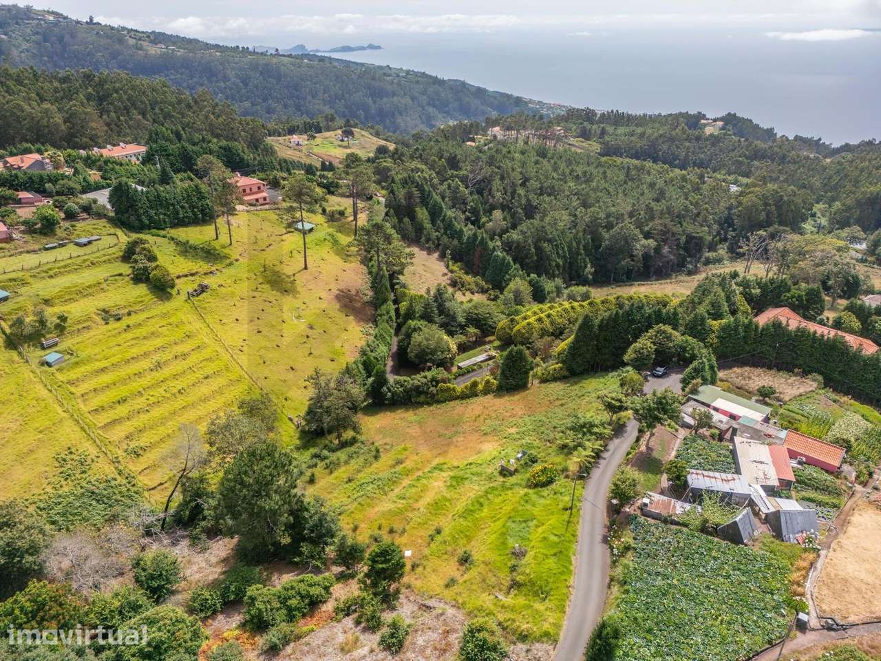 Terreno 1.900 m2 – Santo António da Serra - Grande imagem: 2/39