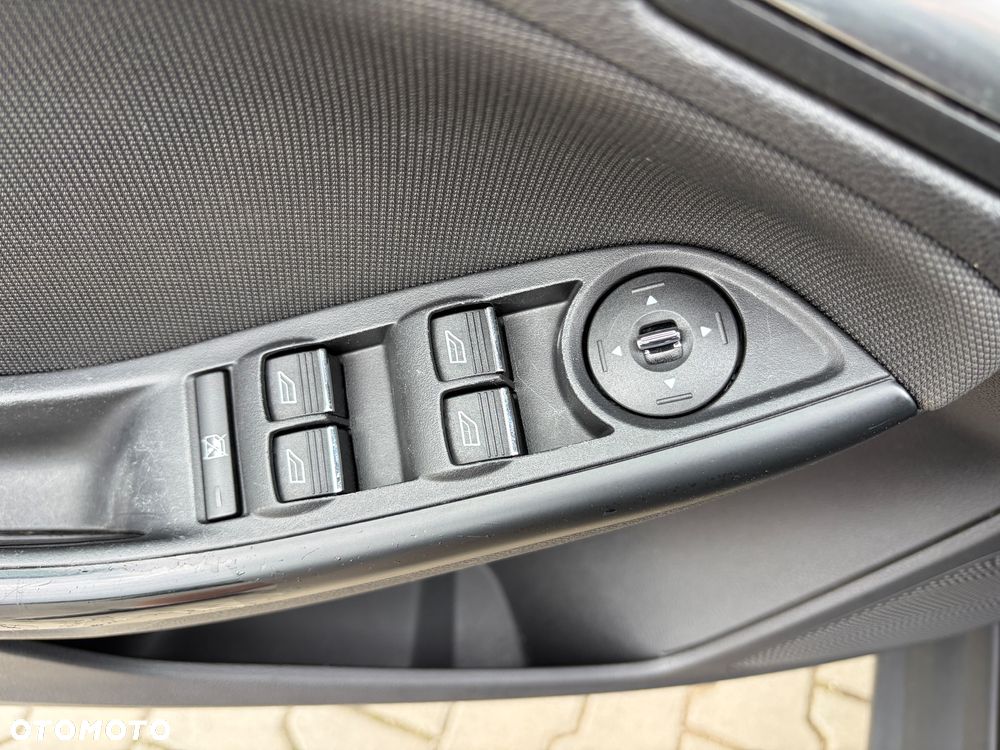 Ford Focus 1.0 EcoBoost Start-Stopp-System Champions Edition - 11