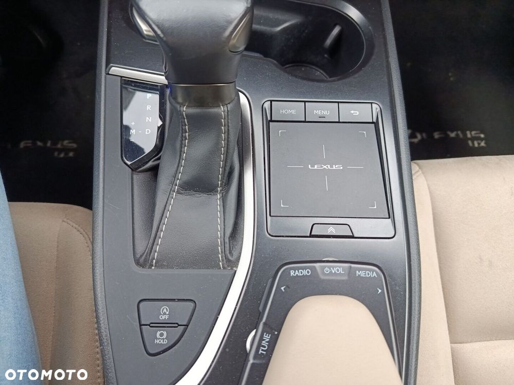Lexus UX - 22