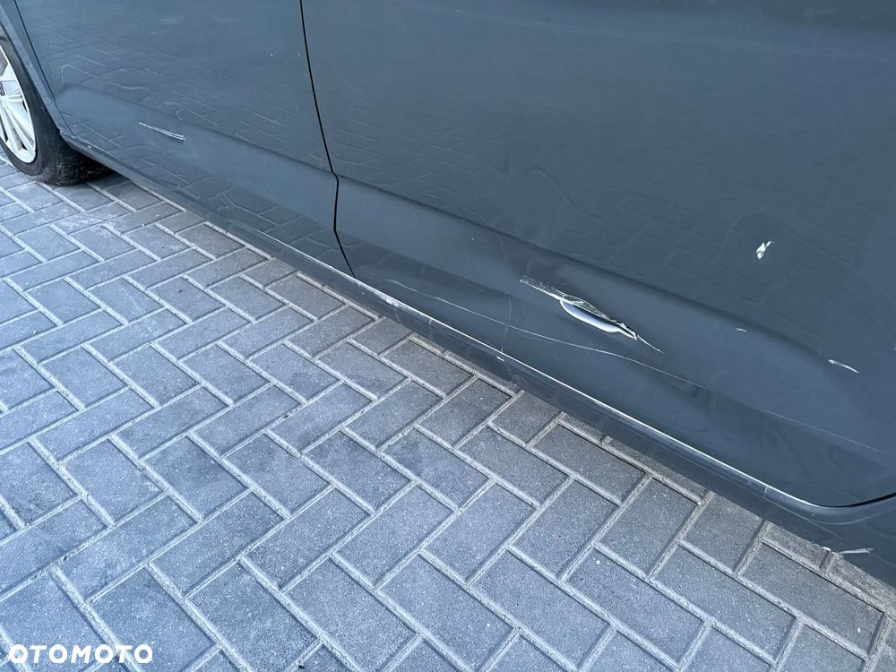 Volkswagen Touran 2.0 TDI SCR DSG UNITED - 31