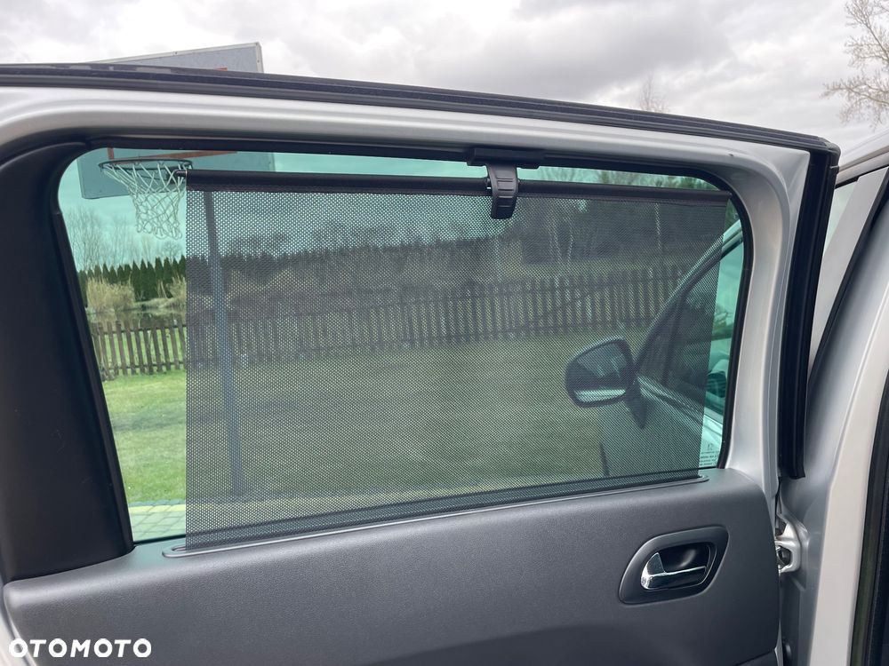 Peugeot 5008 HDI FAP 150 Family Plus - 24