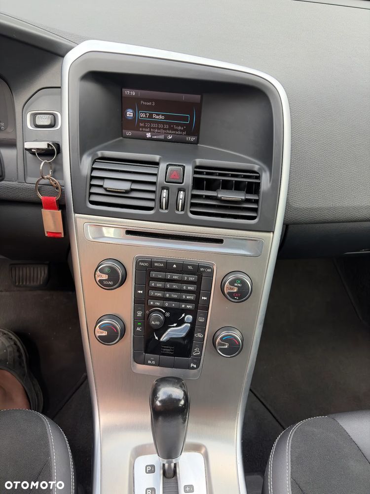 Volvo XC 60 D5 AWD Momentum - 15