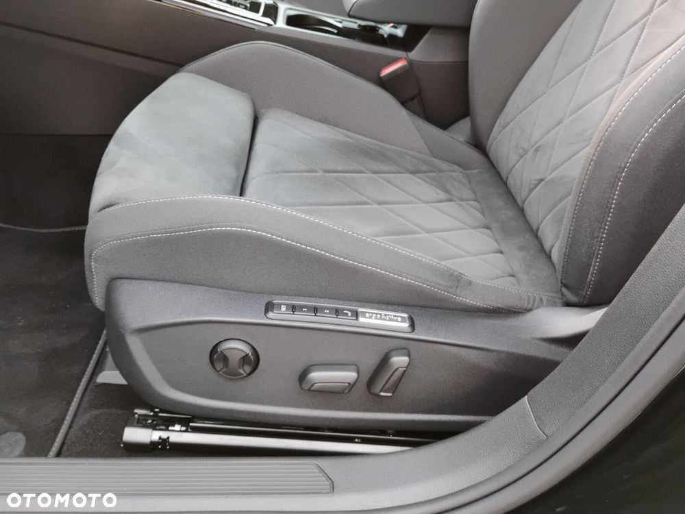 Volkswagen Golf 1.5 eTSI Style DSG - 12