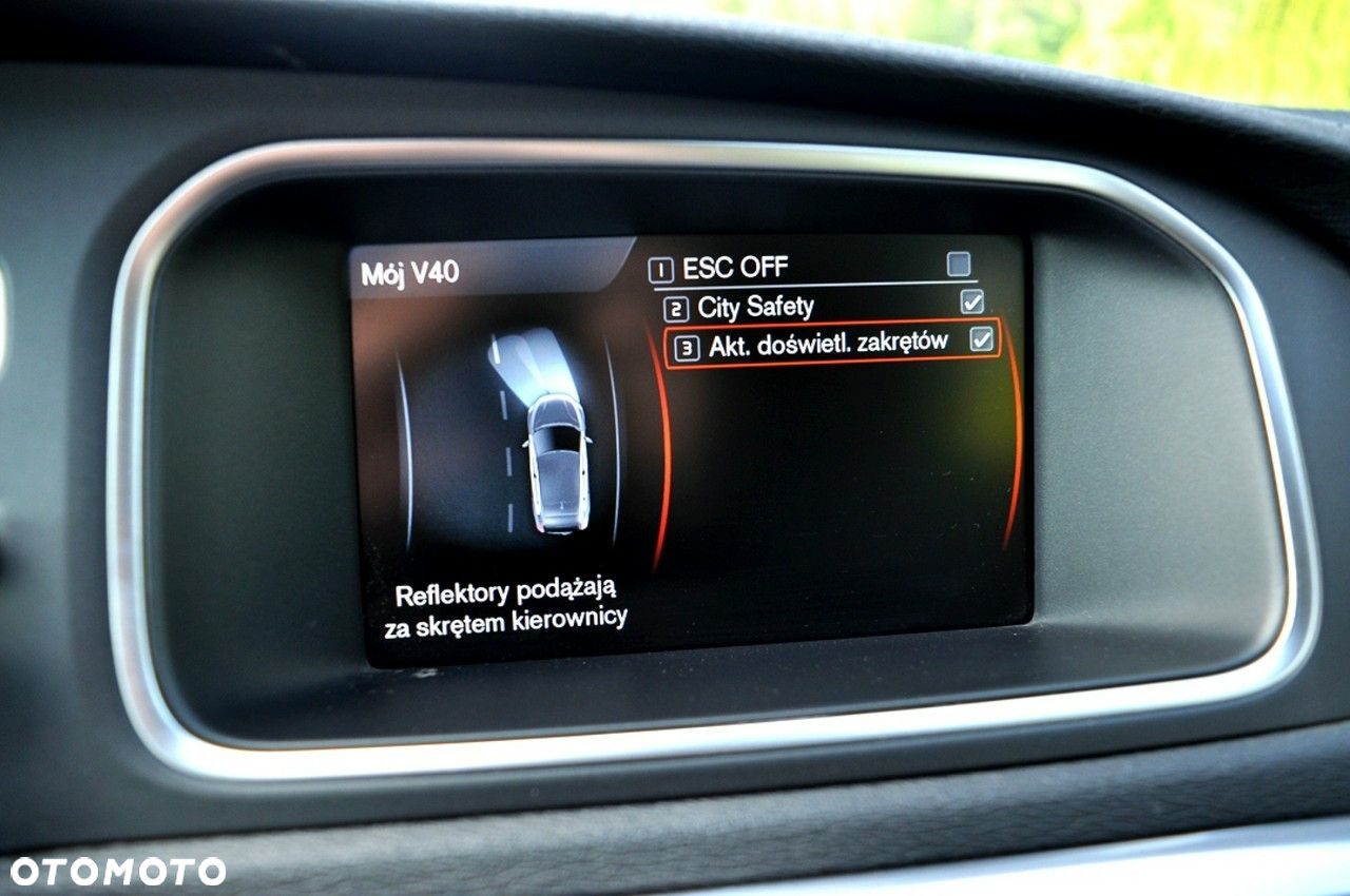 Volvo V40 D2 Momentum - 24