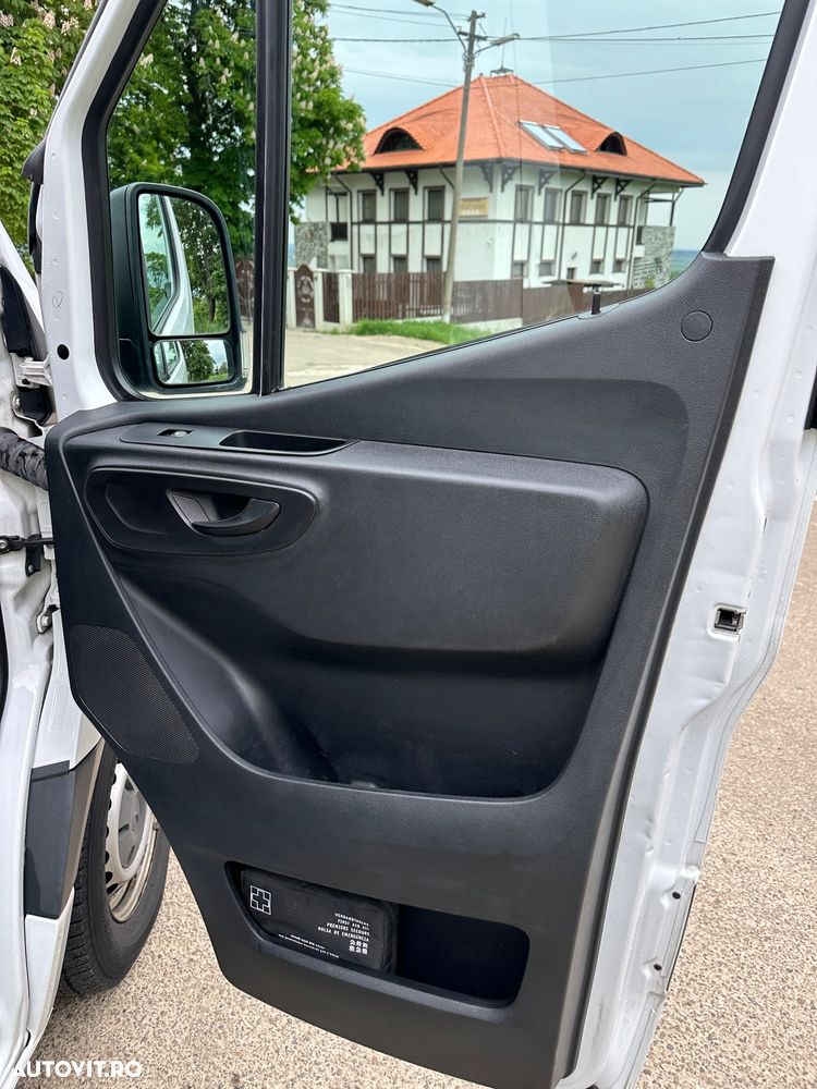 Mercedes-Benz Sprinter - 15