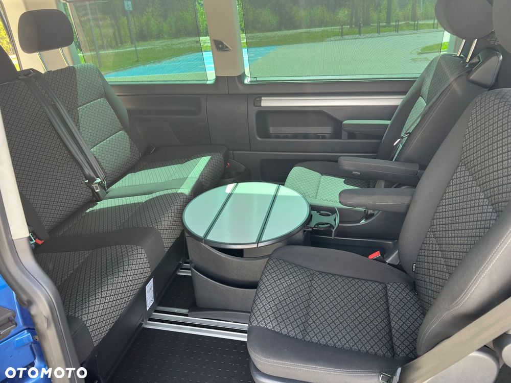 Volkswagen Multivan - 21