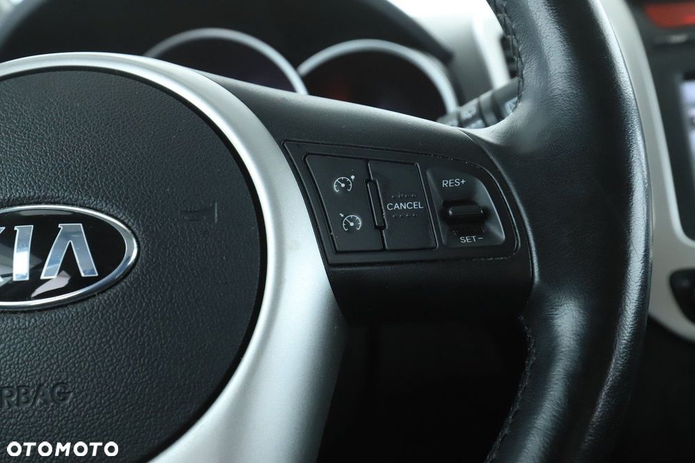 Kia Venga - 17