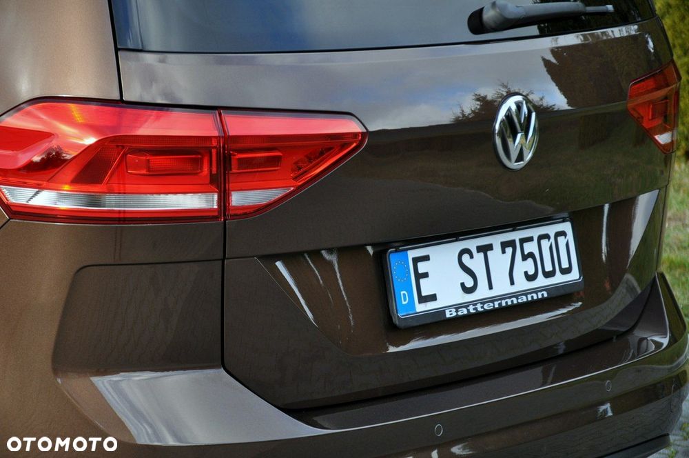 Volkswagen Touran - 16
