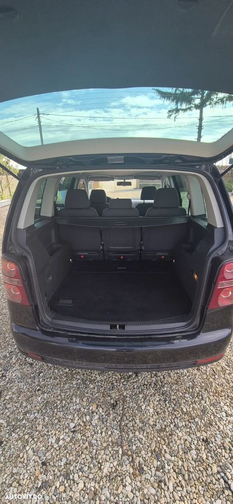 Volkswagen Touran 2.0 TDI DPF DSG Trendline - 10