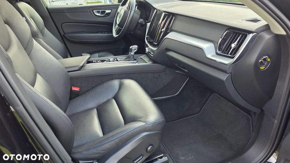 Volvo XC 60 T5 Momentum Pro - 7