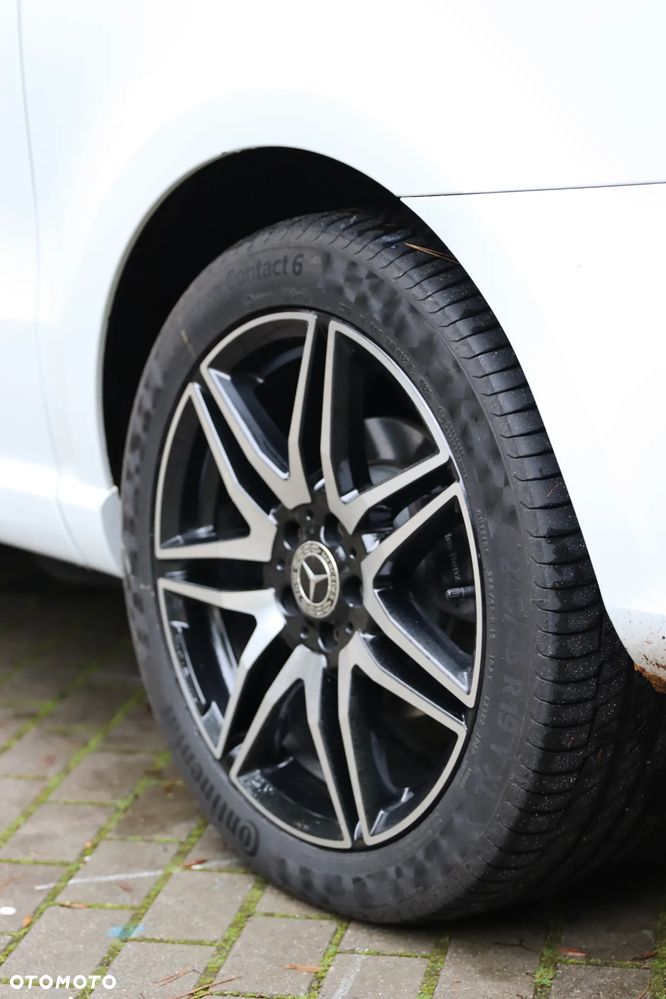 Mercedes-Benz Klasa V 300 d 4-Matic Exclusive 9G-Tronic (d³ugi) - 8