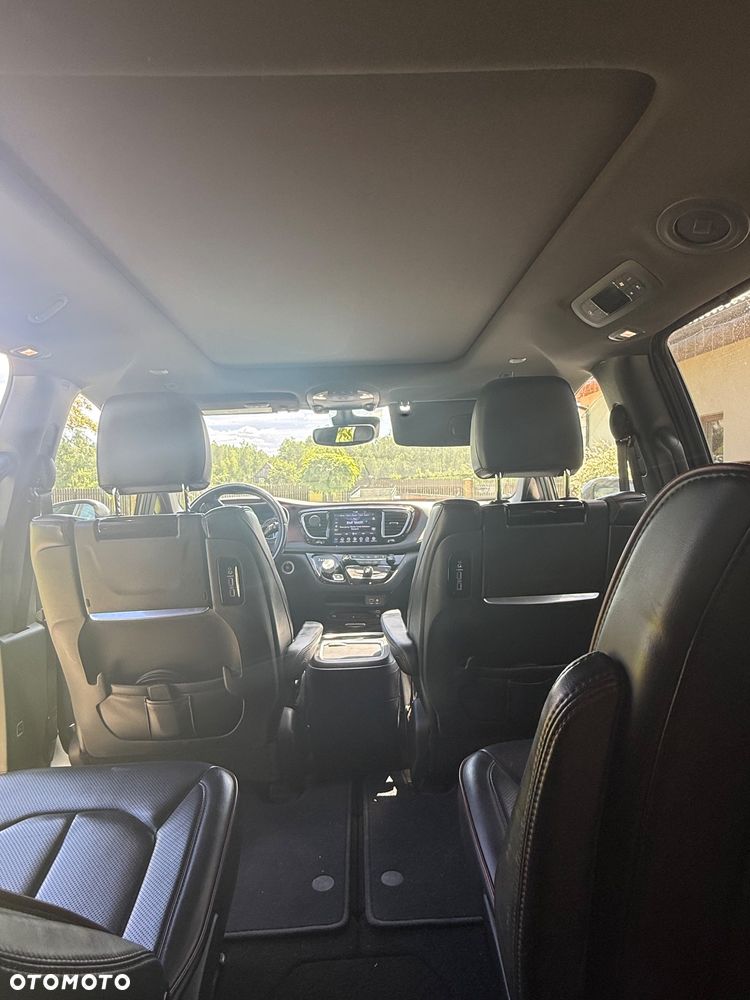 Chrysler Pacifica - 13