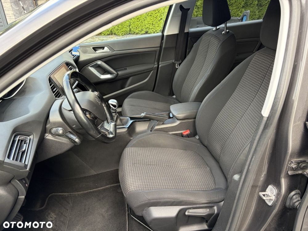 Peugeot 308 1.2 PureTech GPF Allure S&S - 11