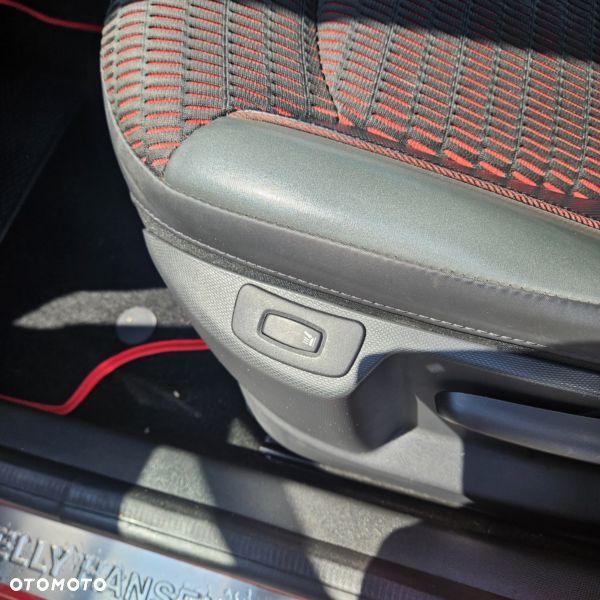 Renault Captur dCi 90 EDC Helly Hansen - 15