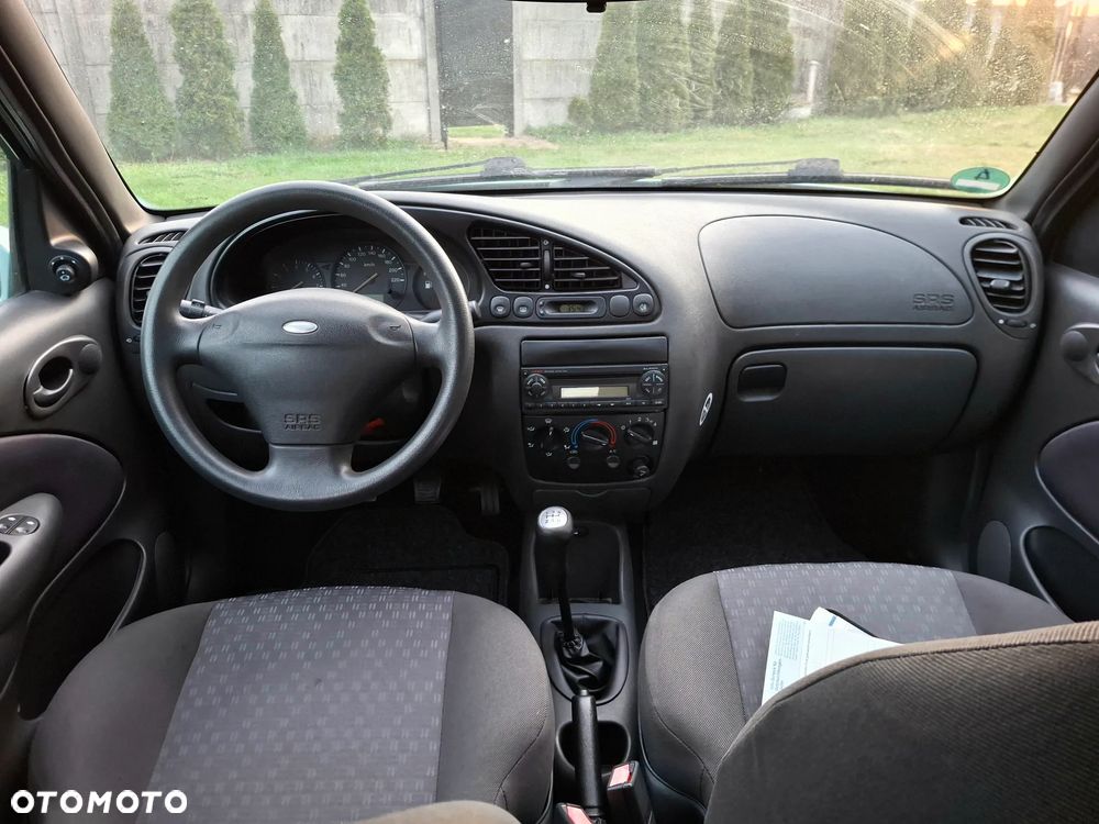 Ford Fiesta 1.3 Style - 11
